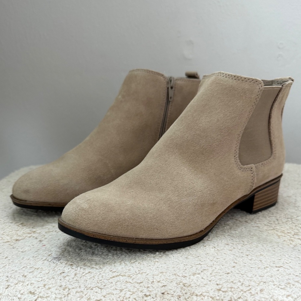 White Mountain Tan Suede Ankle Boots Minimalist Quiet Luxury Preppy Size 8